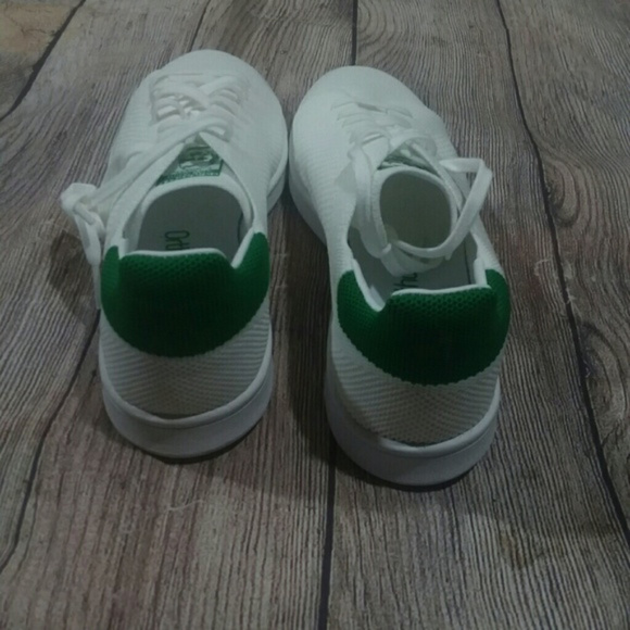 NIB Adidas Stan Smith PK J White Green Sneakers - Picture 4 of 8